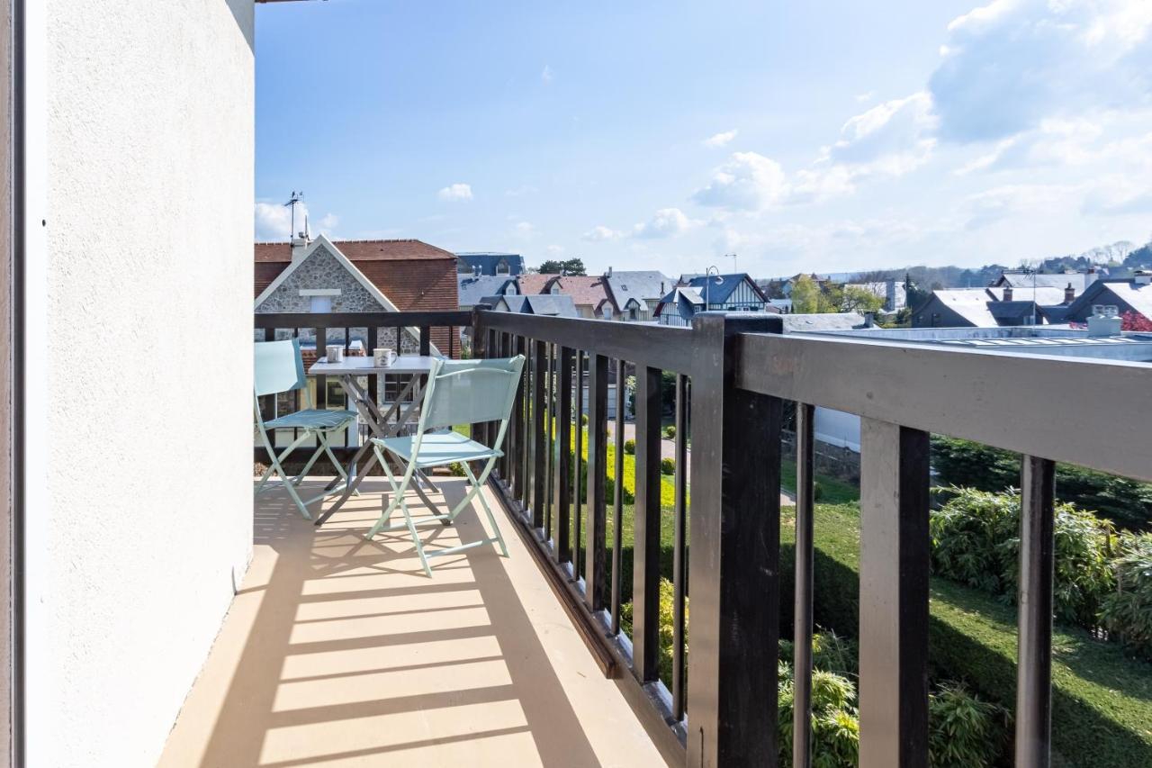 Le Carrousel - Appartement Avec Studio Attenant Deauville Eksteriør bilde