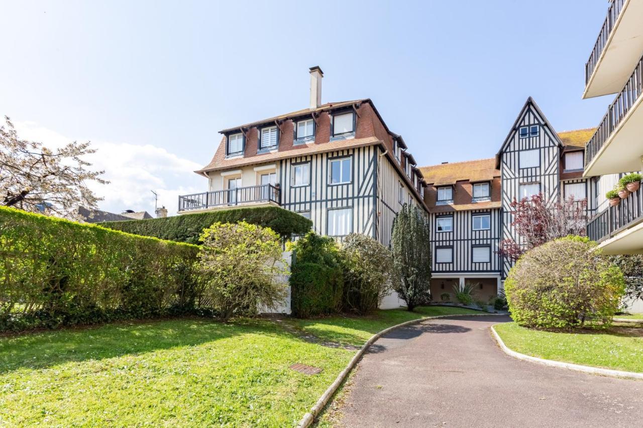 Le Carrousel - Appartement Avec Studio Attenant Deauville Eksteriør bilde